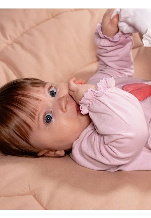 Reserved - Body z aplikacją - lawendowy. Kolor: fioletowy. Materiał: dzianina, bawełna. Wzór: aplikacja