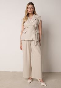 Born2be - Beżowy Elegancki Komplet Garniturowy z Wiskozy Spodnie i Kamizelka z Paskiem Amwyn. Kolor: beżowy. Materiał: wiskoza #6