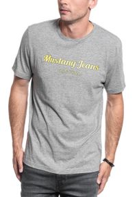 Mustang - T-SHIRT MĘSKI MUSTANG Wording Tee MID GREY MELANGE 1007563 4164. Kolor: szary