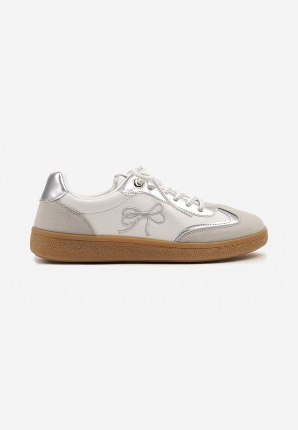 Renee - Białe Sneakersy Tenisówek ze Wzorem Kokardki Maritiela. Okazja: na co dzień, na spacer. Kolor: biały. Materiał: jeans. Sport: turystyka piesza
