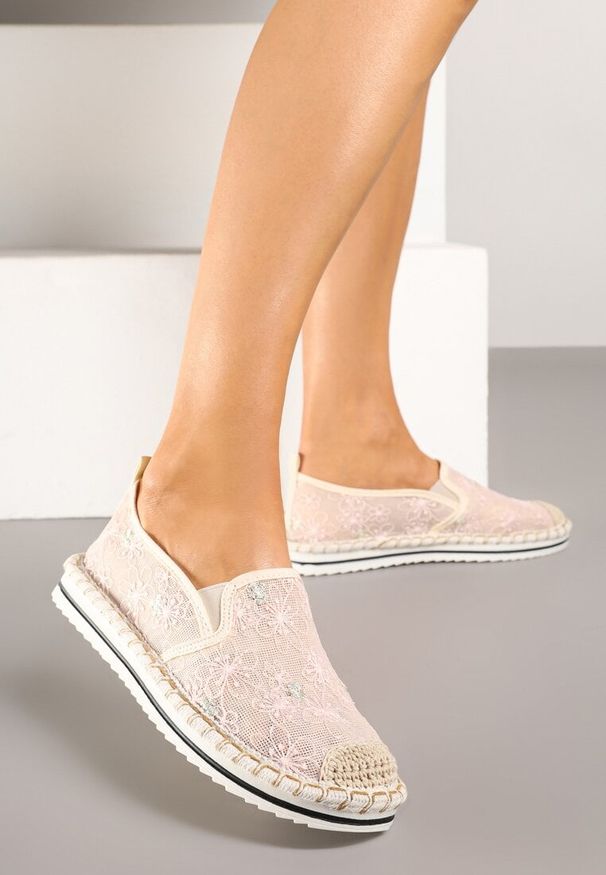Born2be - Różowe Espadryle Ozdobione Plecionką Erelitia. Okazja: na spacer, na co dzień, na imprezę. Kolor: różowy. Materiał: jeans. Szerokość cholewki: normalna. Wzór: aplikacja. Sezon: lato. Styl: casual