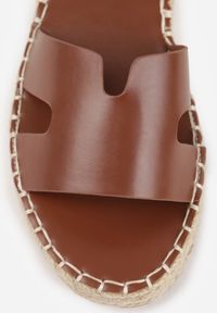 Born2be - Brązowe Sandały VICES na Grubej Plecionej Podeszwie Meztora. Okazja: na co dzień. Zapięcie: sprzączka. Kolor: brązowy. Wzór: ażurowy. Sezon: lato. Styl: casual, klasyczny, elegancki #6