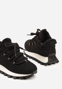 Renee - Czarne Sneakersy Typu Śniegowce na Tłoczonej Platformie Sierrna. Okazja: na co dzień, na spacer. Kolor: czarny. Materiał: skóra. Sezon: zima. Obcas: na platformie. Sport: turystyka piesza #5
