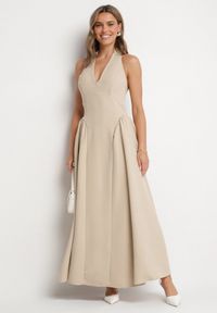 Born2be - Beżowa Sukienka o Rozkloszowanym Kroju z Wiązanym Dekoltem Halter Senicea. Okazja: na spacer, na co dzień. Typ kołnierza: dekolt halter. Kolor: beżowy. Typ sukienki: proste. Styl: casual #3