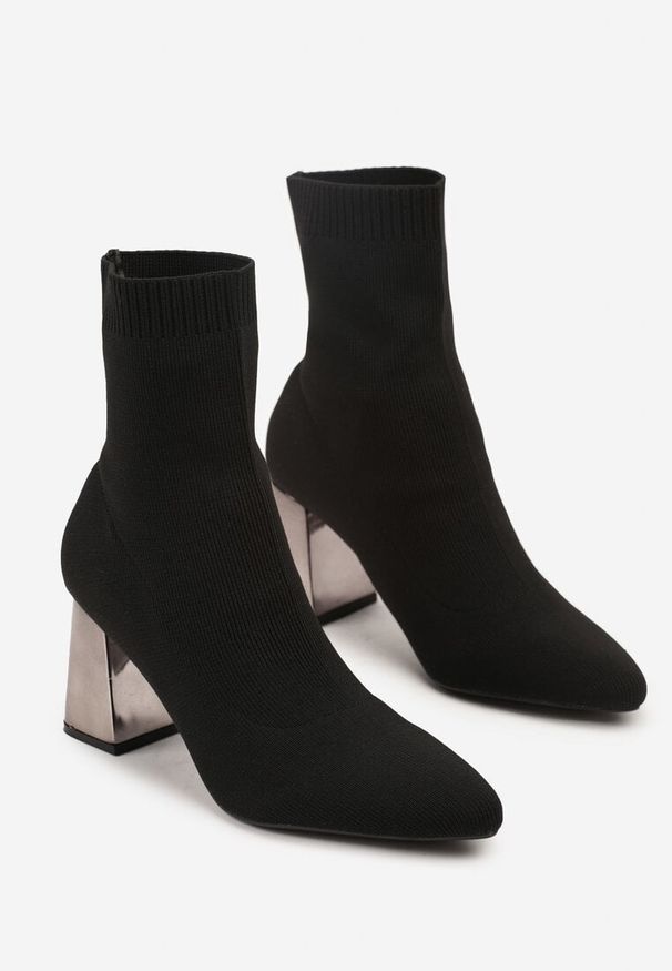 Renee - Czarne Skarpetkowe Botki Vices na Metalicznym Słupkowym Obcasie Widvira. Kolor: czarny. Materiał: koronka. Szerokość cholewki: normalna. Obcas: na obcasie. Wysokość obcasa: średni