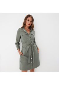 Mohito - Zielona szmizjerka mini - Turkusowy. Kolor: turkusowy. Typ sukienki: szmizjerki. Długość: mini