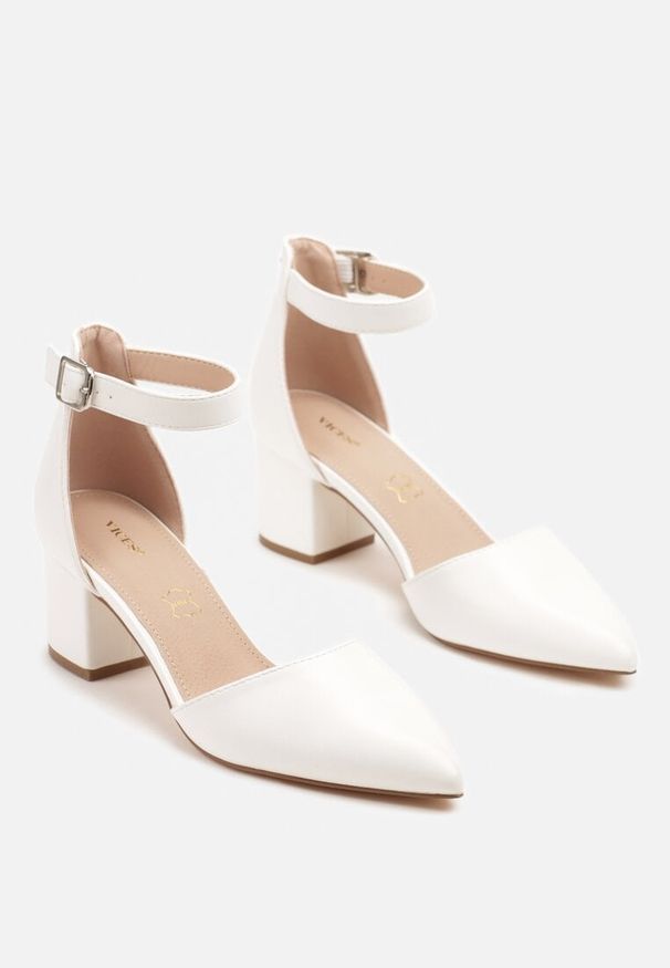 Born2be - Białe Eleganckie Czółenka Sandały Vices na Obcasie z Wkładką ze Skóry Naturalnej Leadora. Nosek buta: szpiczasty. Zapięcie: pasek. Kolor: biały. Materiał: skóra. Obcas: na obcasie. Styl: elegancki. Wysokość obcasa: średni
