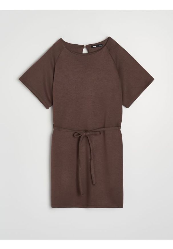 Sinsay - Sukienka z domieszką wiskozy i wiązaniem na plecach - brązowy. Kolor: brązowy. Materiał: wiskoza