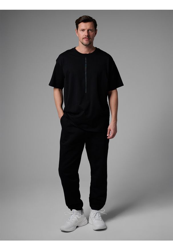 4f - 4F T-shirt loose z nadrukiem męski 4F x Robert Lewandowski - czarny M. Okazja: na co dzień. Kolor: czarny. Materiał: bawełna, materiał. Wzór: nadruk. Styl: casual, sportowy