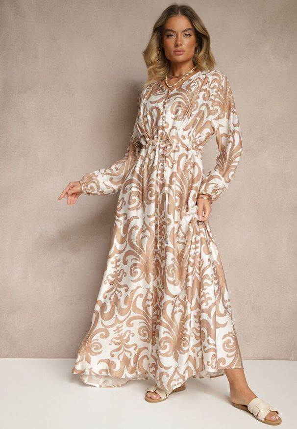 Renee - Jasnobeżowa Sukienka z Wiskozą o Rozkloszowanym Kroju w Abstrakcyjny Print Ridirinda. Kolor: beżowy. Materiał: wiskoza. Wzór: nadruk