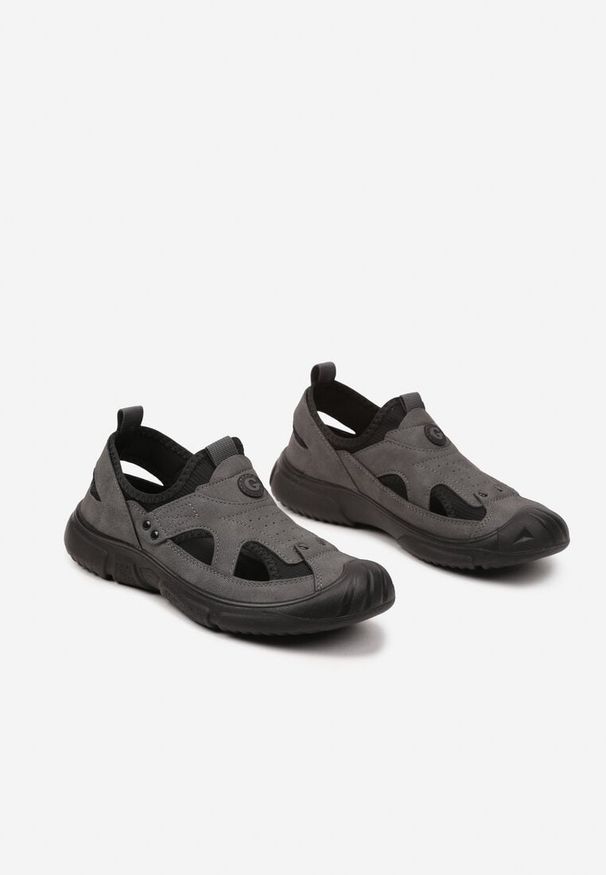 Born2be - Szare Wsuwane Buty Sportowe z Wycięciami Laniwen. Okazja: na co dzień, na spotkanie biznesowe, do pracy. Zapięcie: bez zapięcia. Kolor: szary