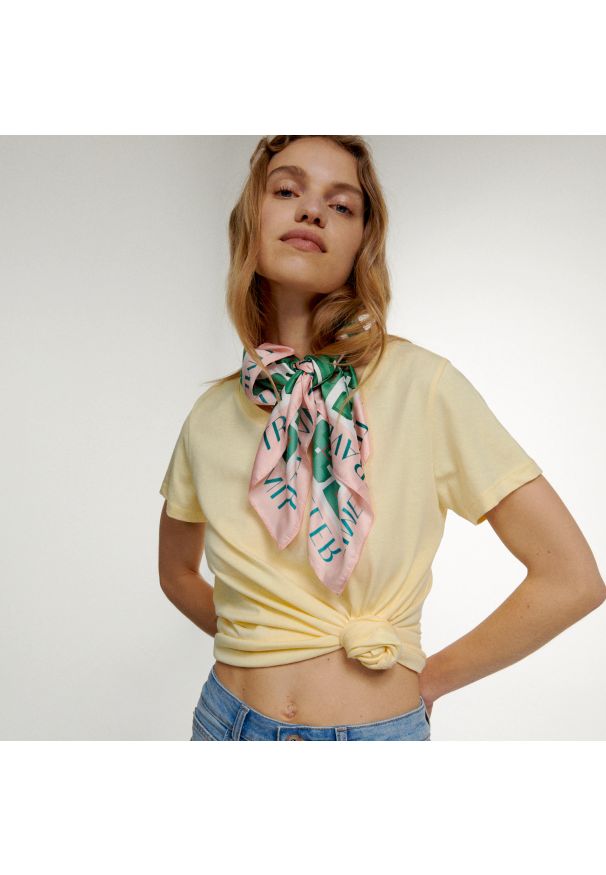 Reserved - T-shirt slim fit - Żółty. Kolor: żółty