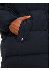 TOMMY HILFIGER - Tommy Hilfiger Płaszcz zimowy MW0MW37368 Granatowy Regular Fit. Kolor: niebieski. Materiał: syntetyk. Sezon: zima #2