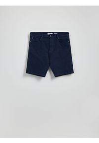 Reserved - Jeansowe szorty straight - granatowy. Kolor: niebieski. Materiał: jeans