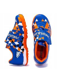 Buty do piłki nożnej dla dzieci Joma Propulsion TF Jr. Zapięcie: sznurówki. Kolor: pomarańczowy, wielokolorowy, niebieski. Materiał: materiał, syntetyk. Szerokość cholewki: normalna. Sport: piłka nożna
