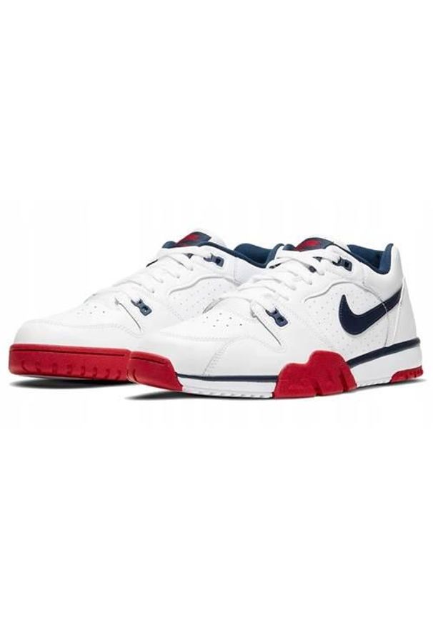 Buty do chodzenia męskie Nike Cross Trainer Low. Kolor: biały. Materiał: skóra. Szerokość cholewki: normalna. Sport: turystyka piesza