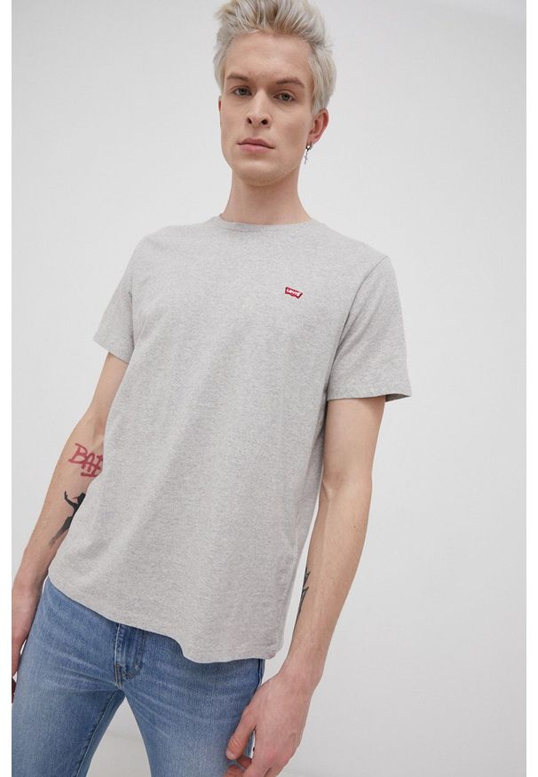 Levi's® - Levi's T-shirt bawełniany kolor szary melanżowy. Okazja: na spotkanie biznesowe, na co dzień. Kolor: szary. Materiał: bawełna. Wzór: melanż. Styl: casual, biznesowy