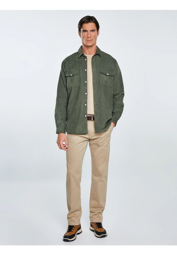 Big-Star - Koszula męska z drobnego sztruksu khaki Cordwis 303. Kolor: zielony. Materiał: sztruks