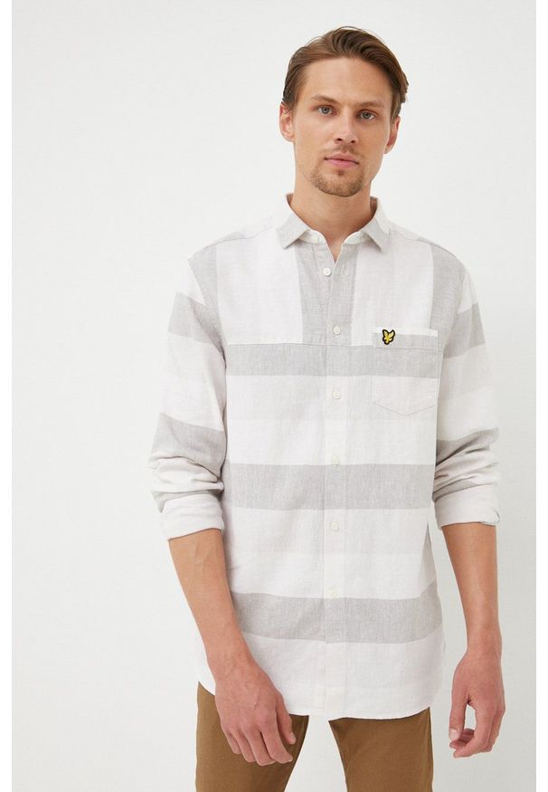 Lyle & Scott koszula lniana męska kolor szary regular z kołnierzykiem klasycznym. Typ kołnierza: kołnierzyk klasyczny. Kolor: szary. Materiał: len. Wzór: aplikacja. Styl: klasyczny