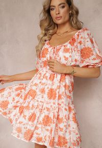 Renee - Pomarańczowa Sukienka Mini z Hiszpańskim Dekoltem i Gumką w Talii Lisella. Typ kołnierza: dekolt hiszpanka. Kolor: pomarańczowy. Materiał: tkanina. Wzór: kwiaty. Typ sukienki: rozkloszowane. Długość: mini #4