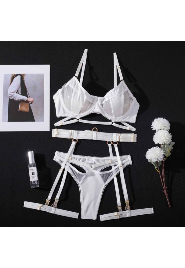 Intica - Stanik z fiszbinami i regulowanymi ramiączkami w eleganckim stylu Maricruz. Kolor: biały. Materiał: materiał