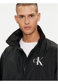 Calvin Klein Jeans Kurtka przejściowa J30J325108 Czarny Regular Fit. Kolor: czarny. Materiał: syntetyk #10