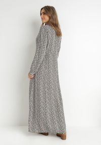 Born2be - Czarno-Biała Sukienka Hekadia. Okazja: na co dzień. Kolor: czarny. Materiał: wiskoza, tkanina. Długość rękawa: długi rękaw. Wzór: kwiaty. Typ sukienki: proste, koszulowe. Styl: casual. Długość: maxi #7