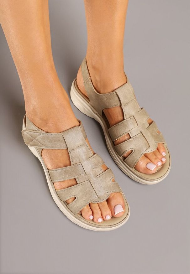 Born2be - Beżowe Sandały z Geometrycznymi Paskami Natarosa. Okazja: na spacer. Zapięcie: pasek. Kolor: beżowy. Wzór: geometria. Sezon: wiosna, lato