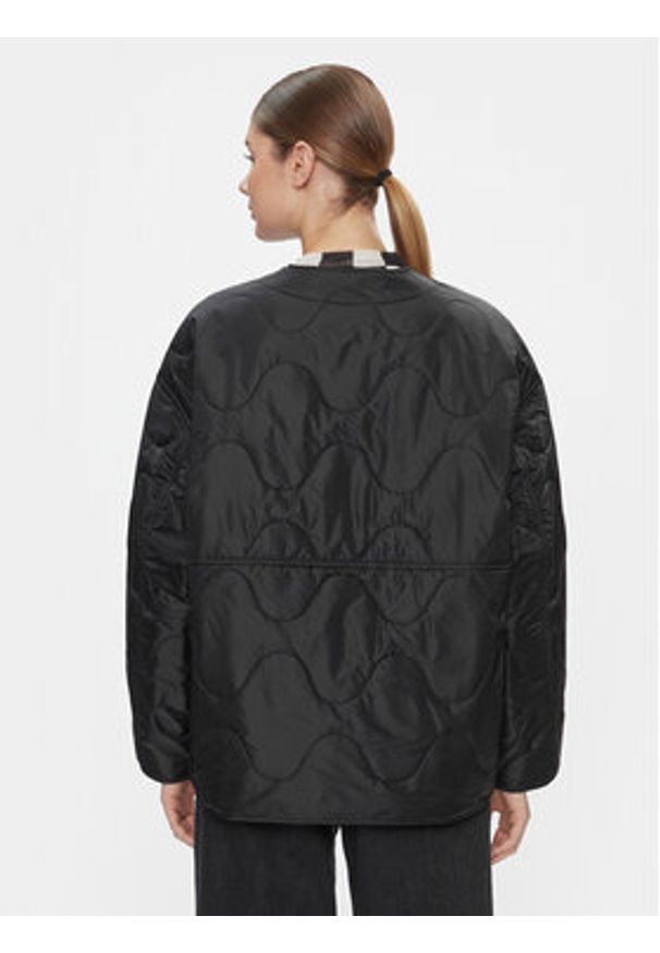 Tommy Jeans Kurtka przejściowa Tjw Onion Quilt Liner Jacket DW0DW17235 Czarny Regular Fit. Kolor: czarny. Materiał: syntetyk