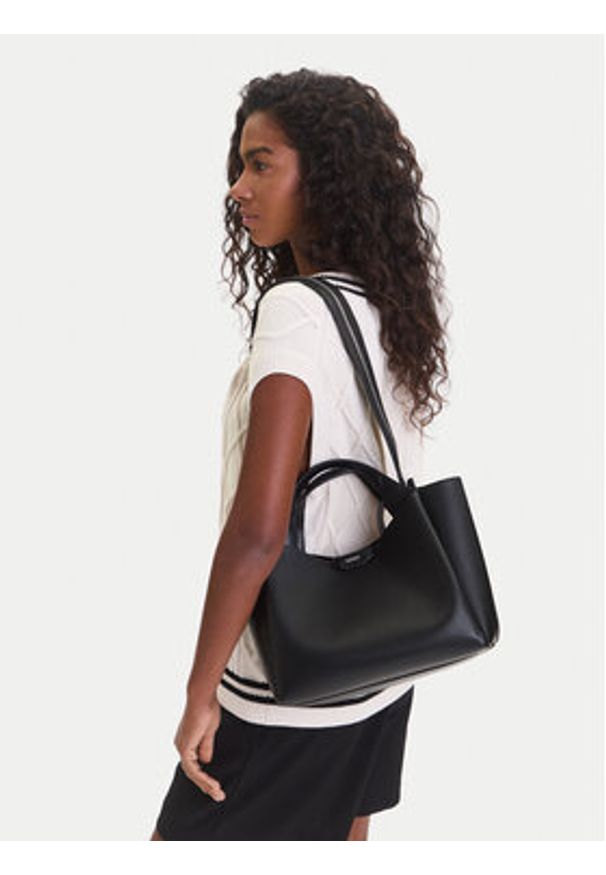 DKNY Torebka Willa R43DYG33 Czarny. Kolor: czarny. Materiał: skórzane