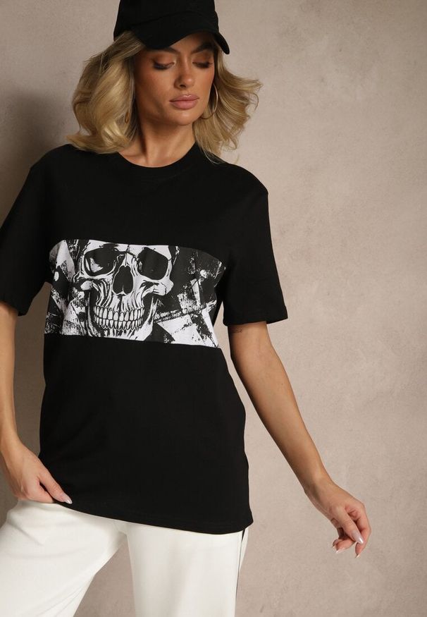 Renee - Czarna Bawełniana Koszulka T-shirt z Nadrukiem Czaszki Lanavira. Okazja: na co dzień, na spotkanie biznesowe, do pracy. Kolor: czarny. Materiał: bawełna. Wzór: nadruk. Styl: elegancki, rockowy, biznesowy, casual