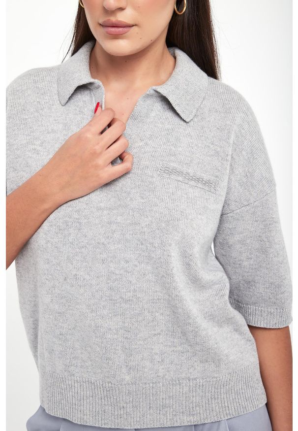 Sweter damski wełniany z kołnierzem polo PESERICO. Typ kołnierza: polo. Materiał: wełna
