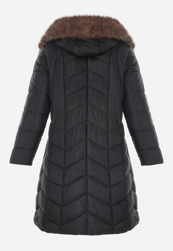 Born2be - Czarna Kurtka Pikowana z Futerkiem Izefia. Okazja: na co dzień. Kolekcja: plus size. Kolor: czarny. Materiał: futro. Długość rękawa: długi rękaw. Długość: długie. Wzór: aplikacja. Styl: casual, elegancki