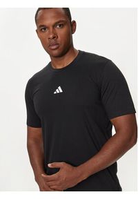 Adidas - adidas T-Shirt Workout Logo IT2124 Czarny Regular Fit. Kolor: czarny. Materiał: syntetyk, bawełna #5