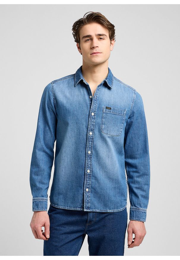 Lee - MESKA KOSZULA JEANSOWA LEE LEESURE SHIRT MID BLUE DENIM 112370551. Materiał: denim, jeans