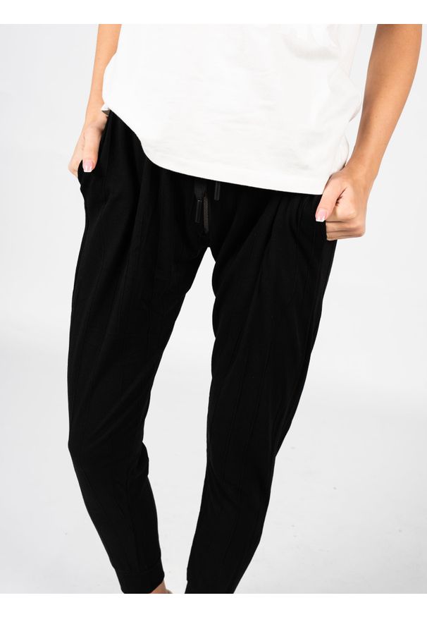 La Haine Inside Us Spodnie "Unisex-LW525" | A23324MLW525 | Mężczyzna | Czarny. Okazja: na co dzień. Kolor: czarny. Materiał: wiskoza, poliester, elastan. Styl: casual