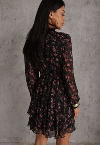 Renee - Czarna Sukienka Rozkloszowana w Kropki i Kwiatowy Print z Falbanami Ediannela. Kolor: czarny. Materiał: poliester. Wzór: nadruk, kwiaty, kropki. Sezon: lato. Styl: elegancki, klasyczny #5