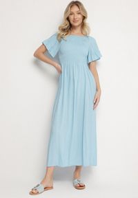 Born2be - Jasnoniebieska Bawełniana Sukienka o Kroju Hiszpanki z Elastyczną Górą Niloviria. Okazja: na co dzień. Typ kołnierza: dekolt hiszpanka. Kolor: niebieski. Materiał: bawełna. Długość rękawa: krótki rękaw. Styl: klasyczny, casual #4