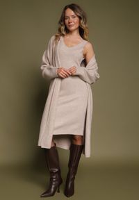 Born2be - Beżowy Komplet Dzianinowy z Wełną Długi Kardigan i Sukienka w Prążki Falandrea. Kolor: beżowy. Materiał: wełna, dzianina. Wzór: prążki