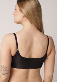 Born2be - Czarny Bezszwowy Biustonosz Bez Fiszbin z Elastycznego Materiału Edalith. Kolor: czarny. Materiał: materiał #2