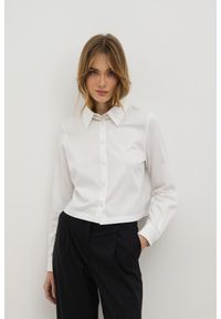 KOSZULA PARIS BIAŁA L - Flawless. Kolor: biały. Materiał: materiał, jeans, bawełna, elastan, wiskoza. Długość: krótkie. Sezon: lato. Styl: elegancki, wizytowy