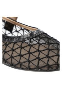 Baleriny damskie Filippo, cholewka z materiału tekstylnego siateczkowego z wykończeniem ze skóry naturalnej licowej na płaskiej podeszwie, czarne, DP. Okazja: na co dzień. Zapięcie: klamry. Kolor: czarny. Materiał: materiał, skóra. Szerokość cholewki: normalna. Wzór: ażurowy. Obcas: na płaskiej podeszwie. Styl: elegancki, klasyczny, casual, wizytowy #7