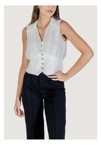 Morgan De Toi Bluzka 242-OPLI Biały Casual Fit. Okazja: na co dzień. Kolor: biały. Styl: casual