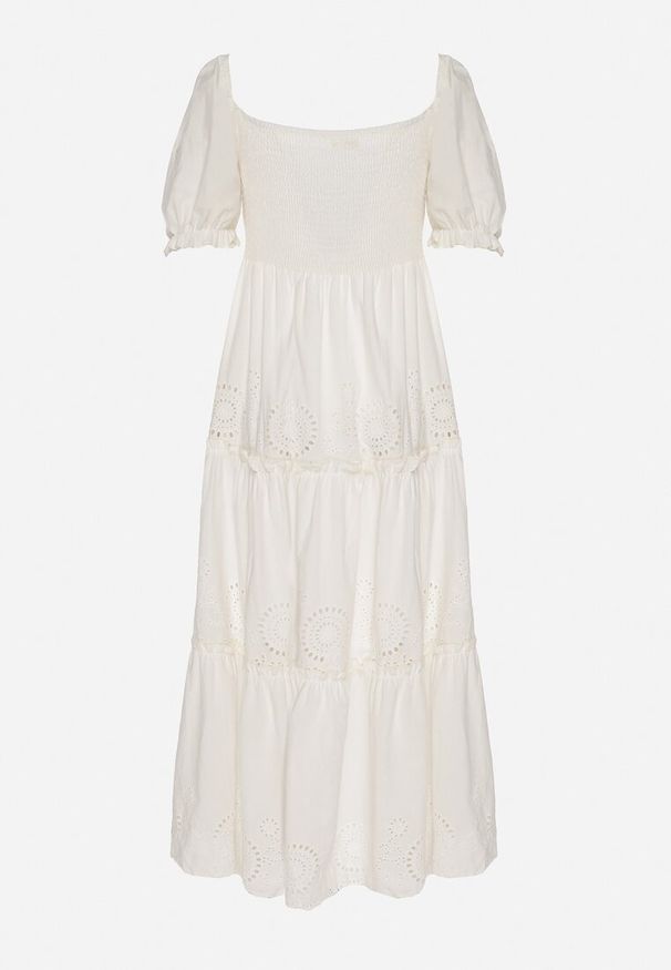 Born2be - Biała Bawełniana Sukienka z Haftowanym Wzorem Iffanella. Okazja: na co dzień, na spacer. Kolor: biały. Materiał: bawełna. Wzór: haft. Sezon: lato. Styl: elegancki, casual