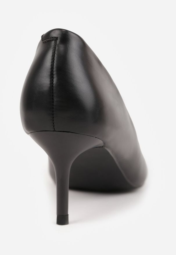 Born2be - Czarne Czółenka Theminope. Zapięcie: bez zapięcia. Kolor: czarny. Wzór: jednolity. Obcas: na obcasie. Styl: elegancki. Wysokość obcasa: niski