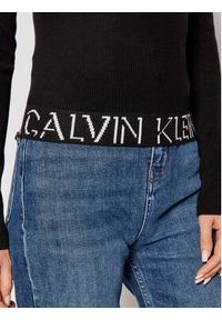 Calvin Klein Jeans Golf J20J216604 Czarny Slim Fit. Typ kołnierza: golf. Kolor: czarny. Materiał: wiskoza