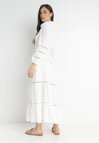Born2be - Biała Sukienka z Paskiem Dorica. Kolor: biały. Długość rękawa: długi rękaw. Wzór: aplikacja, ażurowy. Sezon: lato. Typ sukienki: koszulowe. Styl: boho. Długość: maxi #5