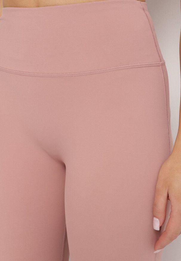 Born2be - Różowe Legginsy o Kroju Dzwonów z Wysokim Stanem Koritea. Okazja: na co dzień. Stan: podwyższony. Kolor: różowy. Styl: klasyczny, casual
