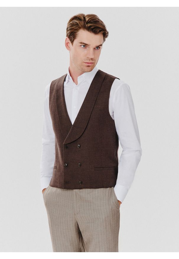 Pako Lorente - PAKO LORENTE – Brązowa dwurzędowa kamizelka męska. Kolor: brązowy. Materiał: poliamid, wełna, len, bawełna, elastan. Wzór: jodełka