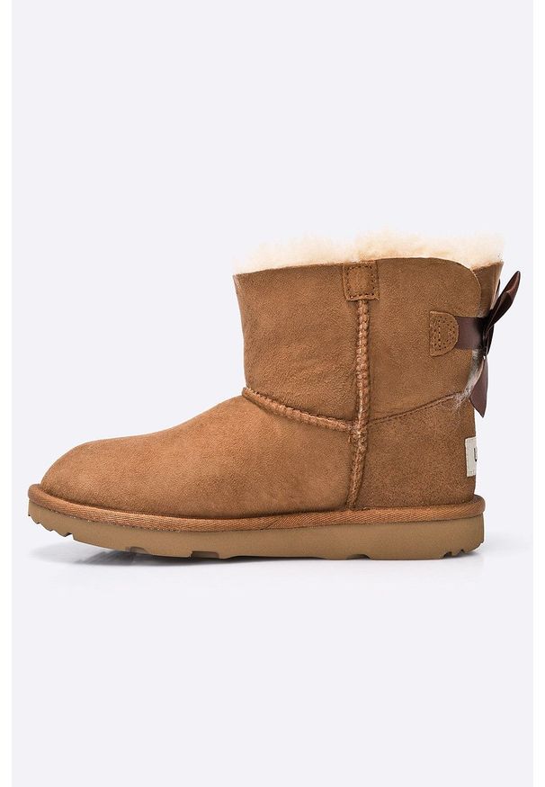 Ugg - UGG - Botki dziecięce Mini Bailey Bow II. Nosek buta: okrągły. Kolor: beżowy